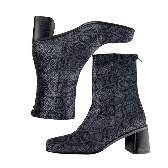 Vintage square toe chunky heel gray black snakeskin pattern fabric upper boot - Picture 5 of 7